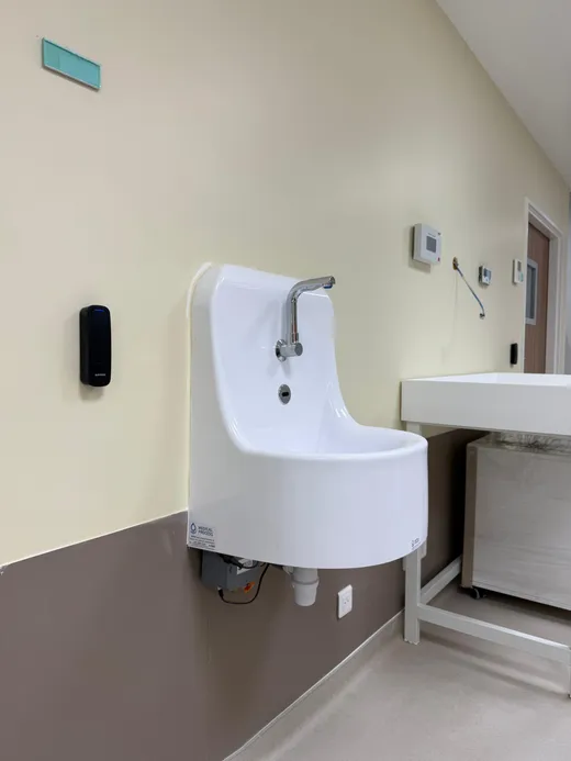 lavabo de soins pour usage medical